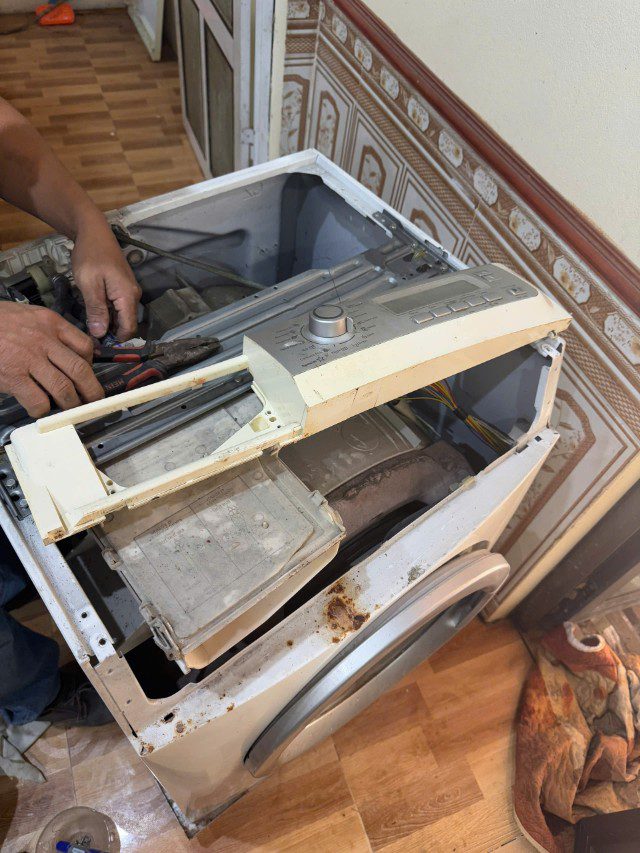 Bí Quyết Vệ Sinh Máy Giặt Electrolux Tại TPHCM - Duy Trì Hiệu Suất, Kéo Dài Tuổi Thọ