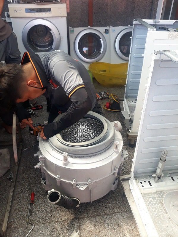 Bí Quyết Vệ Sinh Máy Giặt Electrolux Tại TPHCM - Duy Trì Hiệu Suất, Kéo Dài Tuổi Thọ