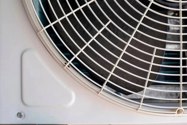 Cục Nóng Máy Lạnh Bị Chảy Nước Có Sao Không Và Cách Khắc Phục Hiệu Quả 1 cục nóng máy lạnh bị chảy nước