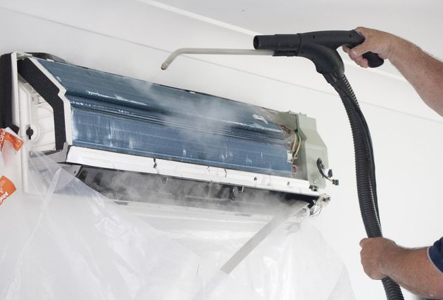 5 Dấu Hiệu Nhận Biết Máy Lạnh Cần Được Vệ Sinh