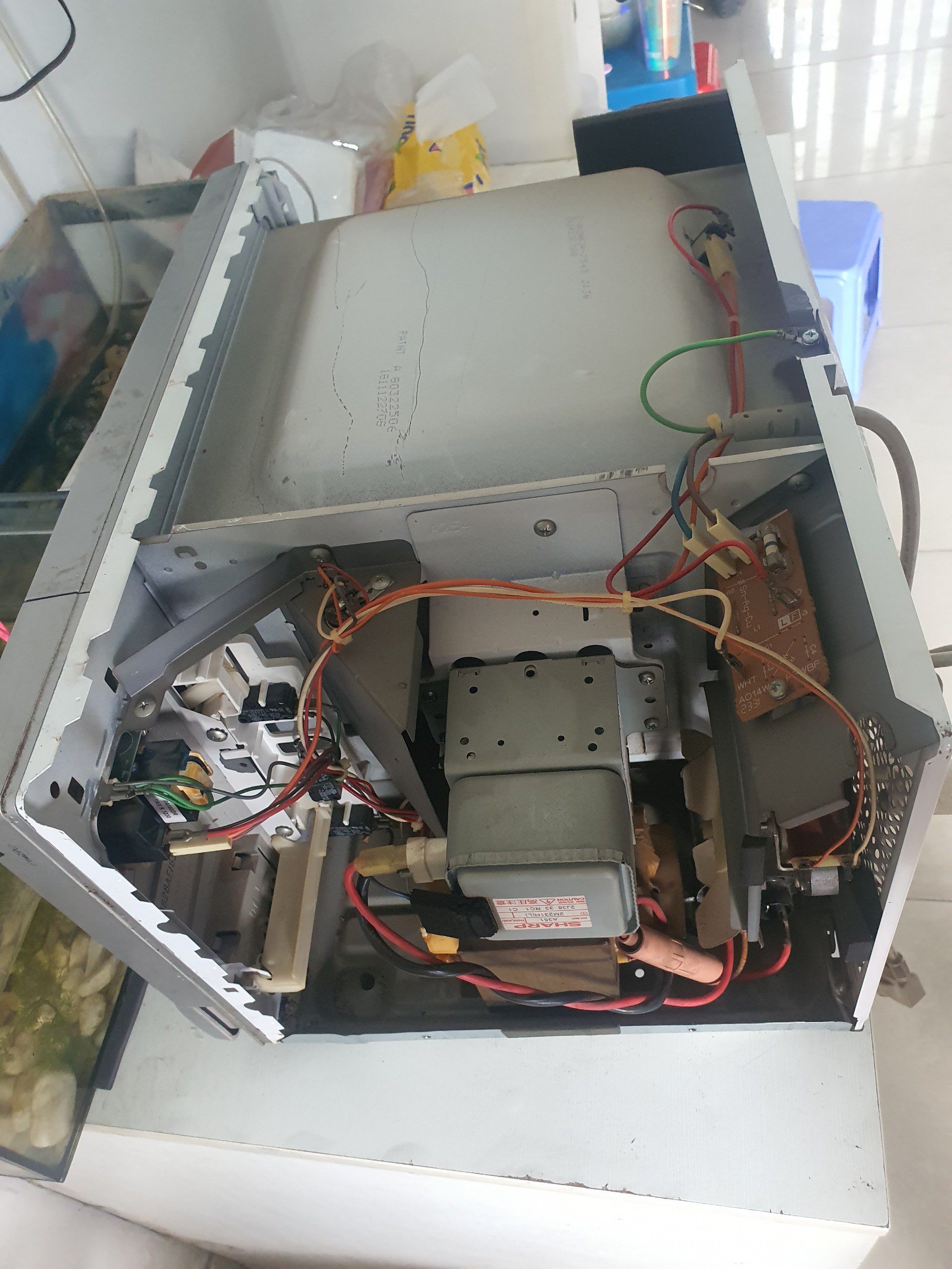 Sửa lò vi sóng tại nhà Sửa lò vi sóng – Giải pháp tối ưu cho các vấn đề phổ biến tại nhà bạn