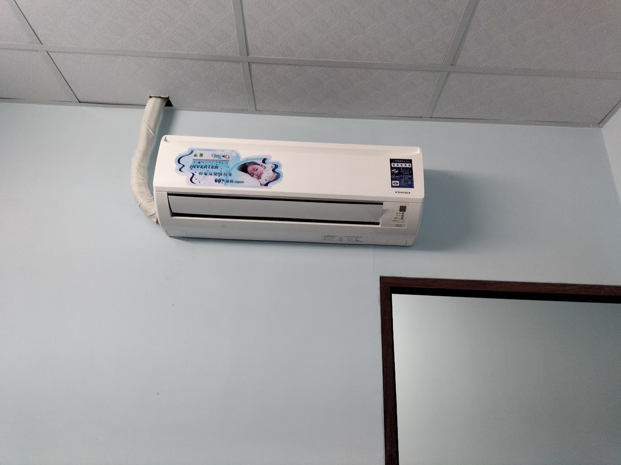 Vệ Sinh Máy Lạnh Treo Tường Quận 7