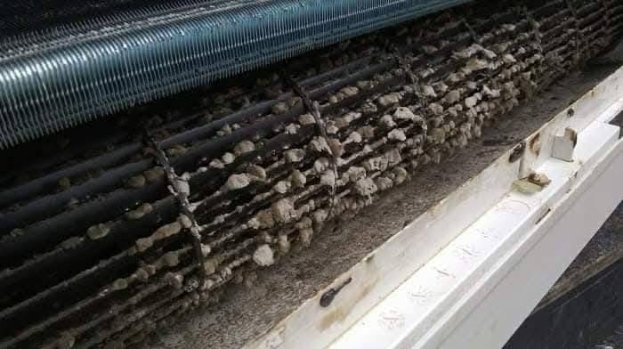Xử Lý Máy Lạnh Chảy Nước Nhà Bè
